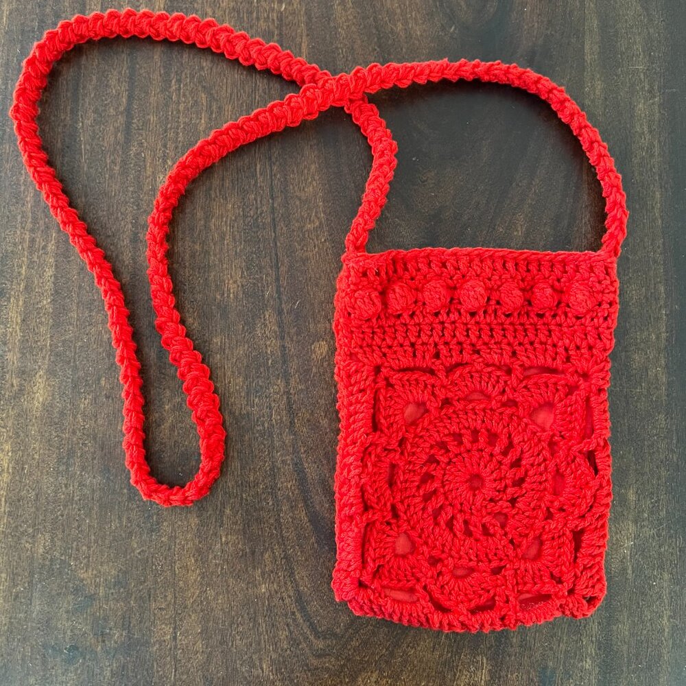 Crochet Boho Cross-Body Bag, red, lined, handmade - Picture 2 of 5